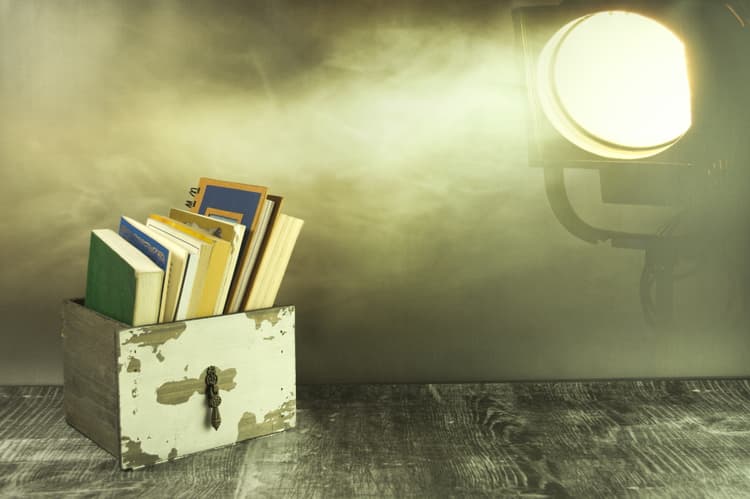 Jak wykorzystać potencjał książek, by przyciągały one do biblioteki ludzi na dłużej – praktyczna instrukcja dla bibliotekarzy