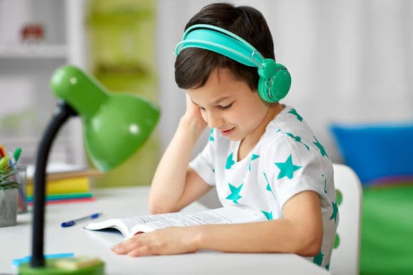 Czytelnia w bibliotece – przestrzeń niezbędna czy relikt przeszłości