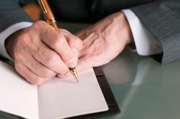 Regulamin biblioteki szkolnej – może być napisany z humorem, ale musi być zgodny z prawem