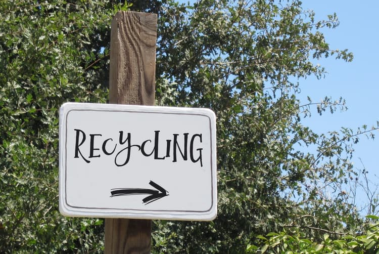 Co zrobić z ubytkowanymi książkami w bibliotece, gdy punkty makulatury już nie działają